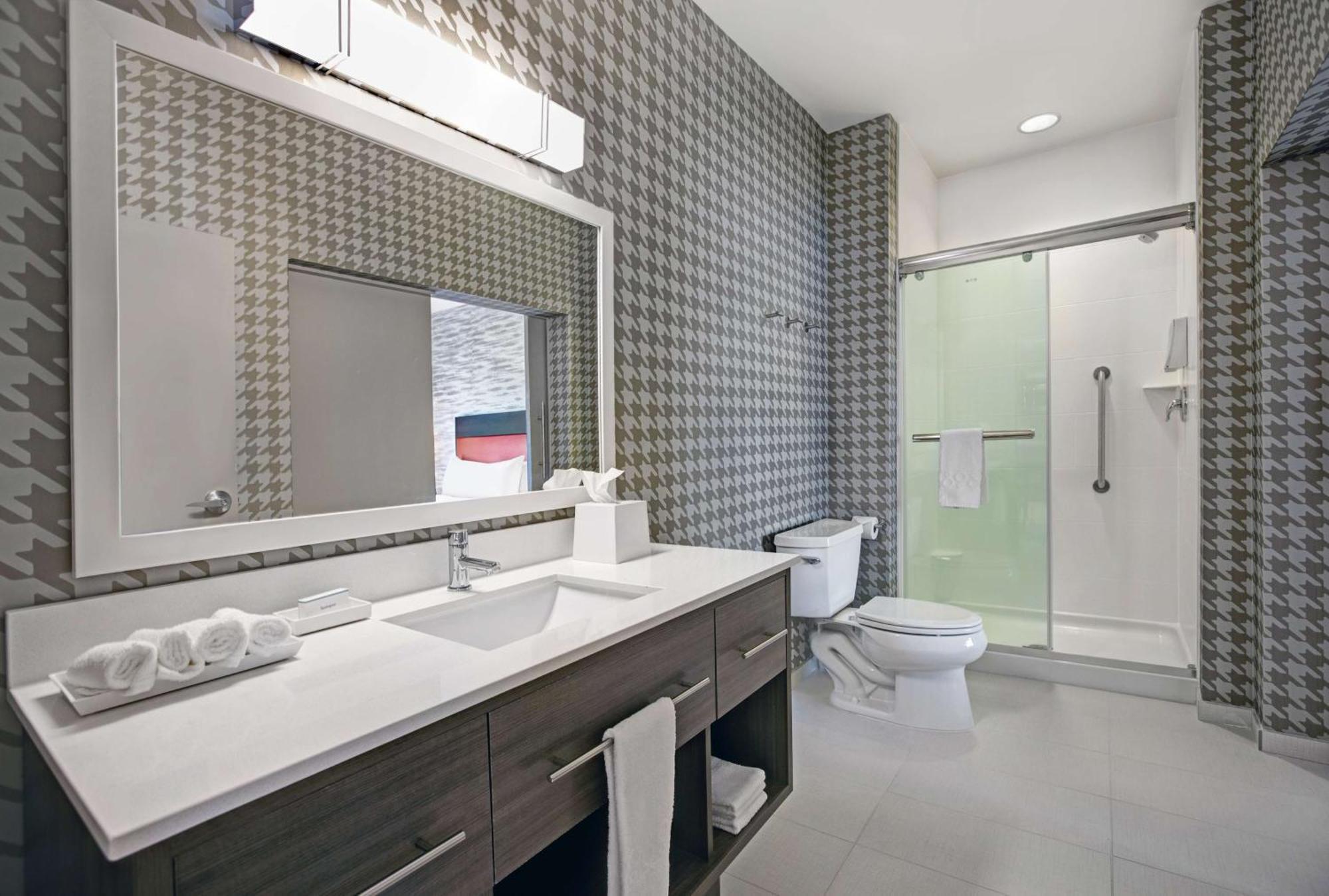 Home2 Suites By Hilton Richmond Exterior photo